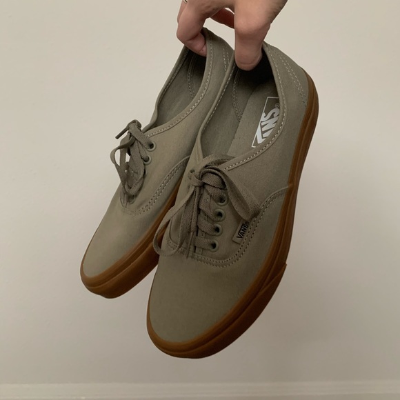 vans authentic canteen